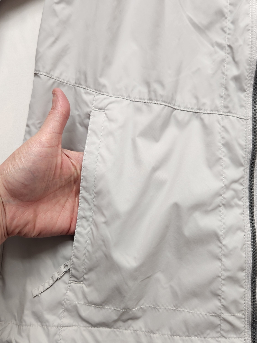 ⭐️Columbia Rain Jacket Grey Hooded Windbreaker Lightweight Waterproof Size Small - Picture 3 of 10